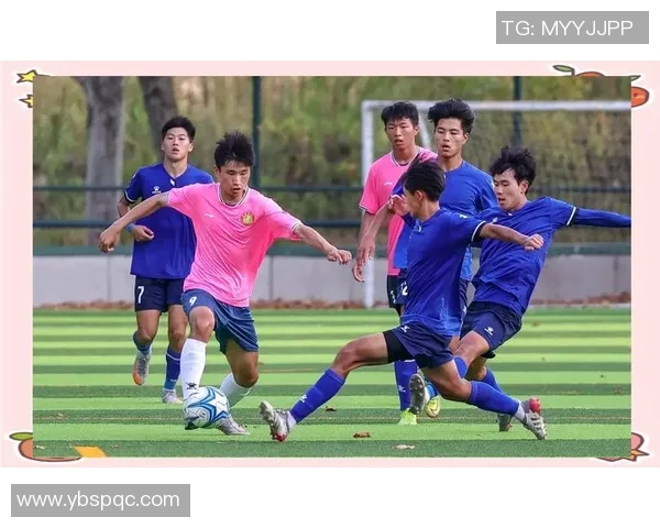 追光绿茵梦回巅峰足球之夜球星传奇背后的奋斗与荣耀